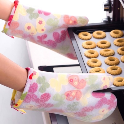 Silicón transparente que cocina los guantes, modelo de mariposa de los guantes del calor del silicón