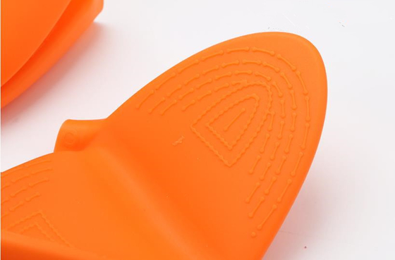 Accesorios decorativos de la cocina de los mitones del horno del silicón de la hornada del ratón de la historieta