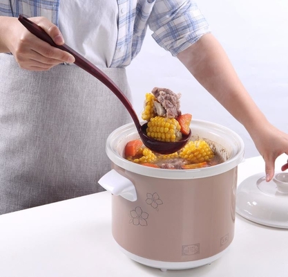 Herramientas largas de la cocina de la cuchara de sopa del silicón de la categoría alimenticia de la manija de la superficie de madera del grano