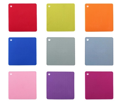 Las pequeñas herramientas de la cocina del silicón del panal platearon el 18.2*18.2*0.6cm para el bebé