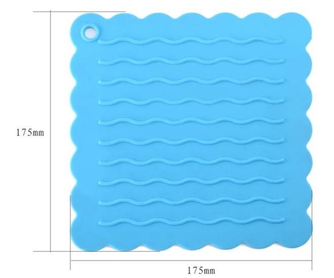 Las herramientas de la cocina del silicón de Placemat del gastrónomo grabaron en relieve el modelo de onda de agua