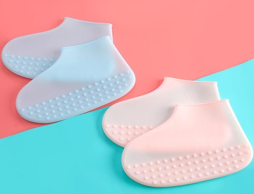Protectores del zapato del silicón del diseño de la moda por días lluviosos con 3 diversos tamaños