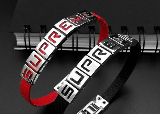 DIY personalizó la pulsera A - encanto de las pulseras del cuero de la PU de las letras de la diapositiva de Z